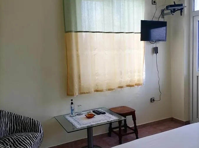 сандим מלון 2*